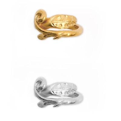 Goldener Blätterring von der Seite